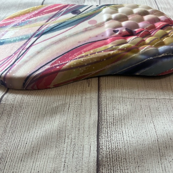 NWOT Gel Wrist Rest MousePad – Abstract Multicolor Watercolor Design – Ergonomic - Picture 4 of 6